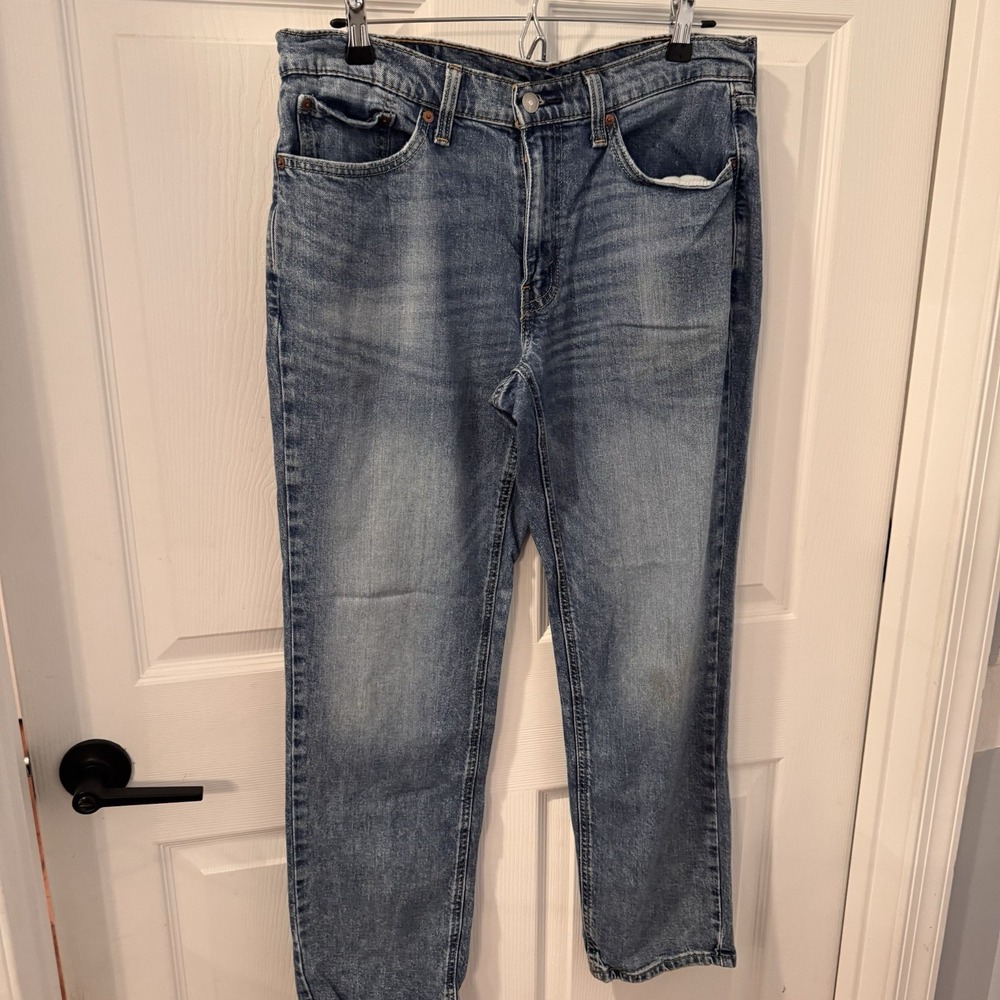 Men's 541 Levi's Dark‎ Wash Straight Leg Size 32x32 (32x28 Actual )